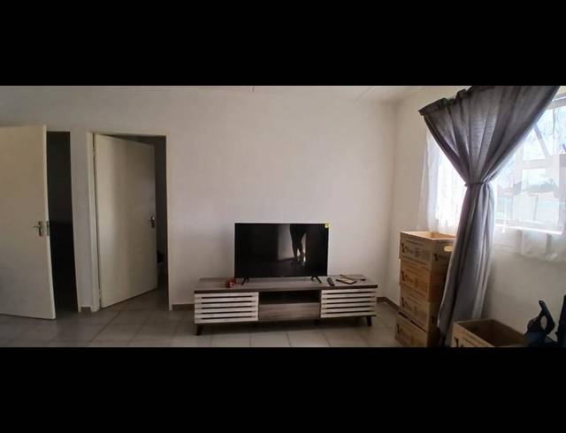 2 BEDROOM PROPERTY TO RENT IN ALBERTSDAL